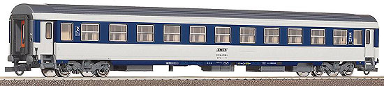 Passenger car 2nd class in Corail livery<br /><a href='images/pictures/Roco/45818.jpg' target='_blank'>Full size image</a>